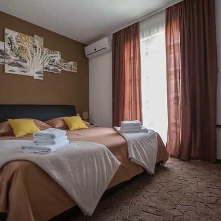 Luxury Apartment With Private Heated Pool Šibenik Exterior foto